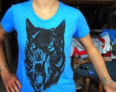 WOLF print on heather blue 50/50 ringspun tee Women's SMALL, scoop neck