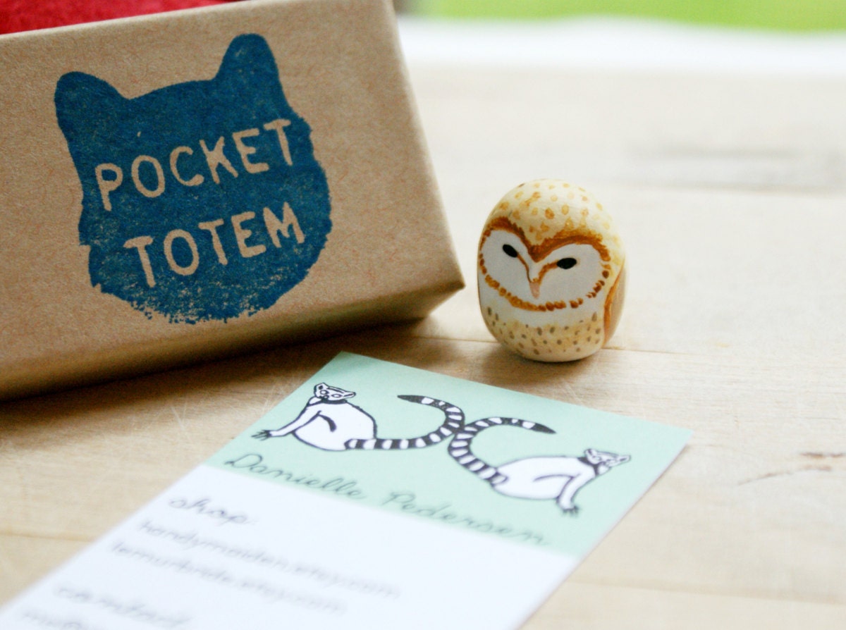 Snowy Owl pocket totem figurine