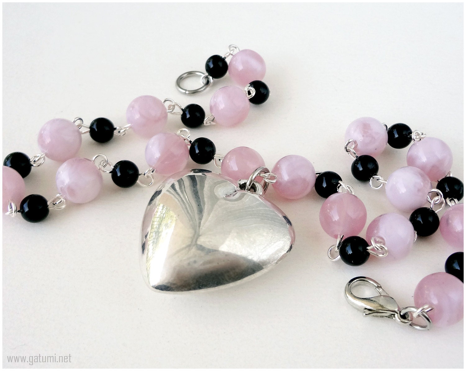 Heart Choker Necklace, Black and Dusty Pink Beading, Silver Plated - Kawaii Jewelry