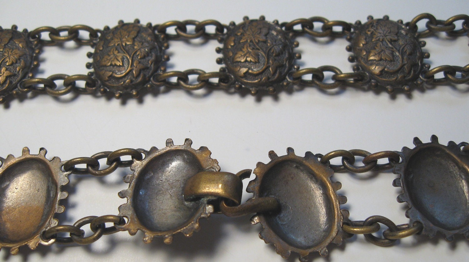 Victorian Belt Oak Leaves - 34 Links