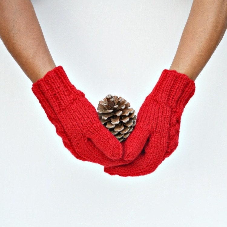 Cable knit mittens wool red