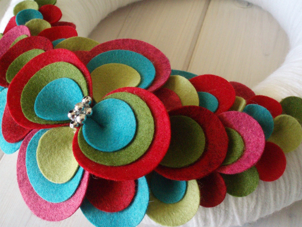 Yarn Wreath Felt Handmade Door Decoration - Medallion 12in