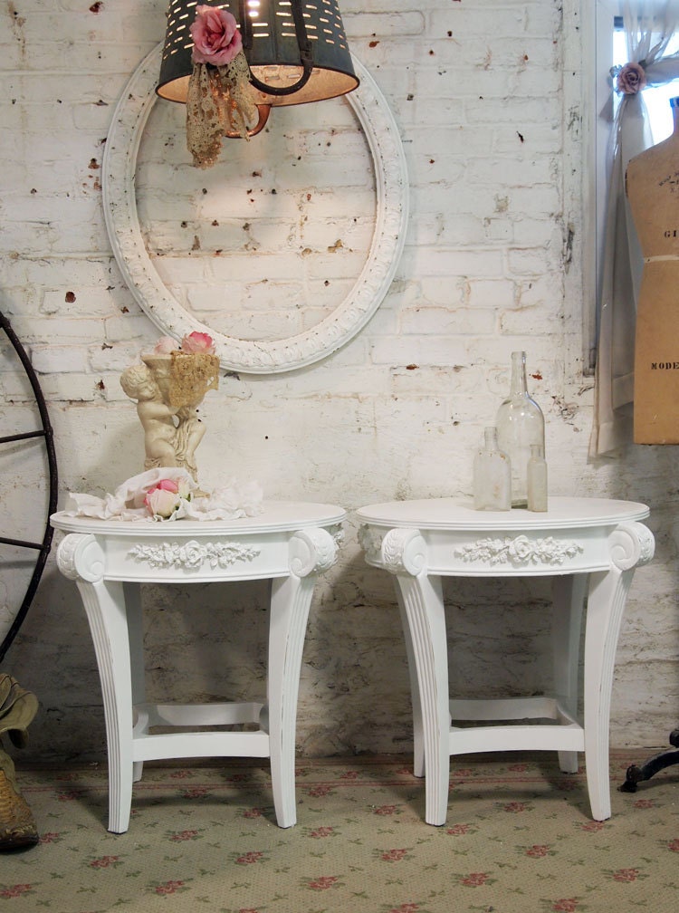 Painted Cottage Chic Shabby    White Romantic French End Table ENT268
