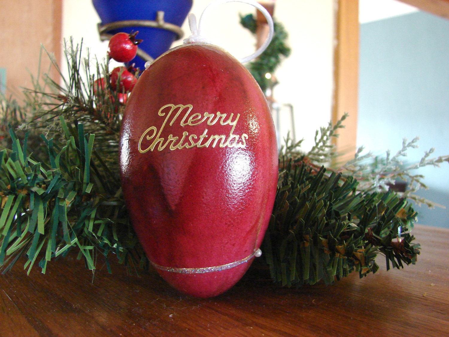 Burgundy Marble Look Ornament Egg
