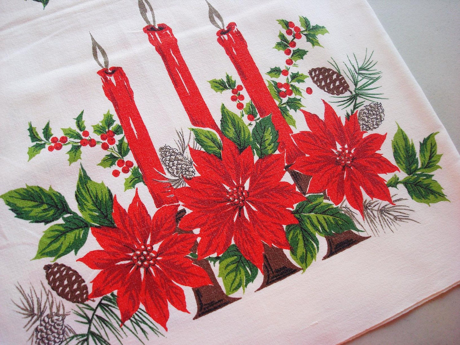 Brilliant Vintage Red Candle Christmas Tablecloth