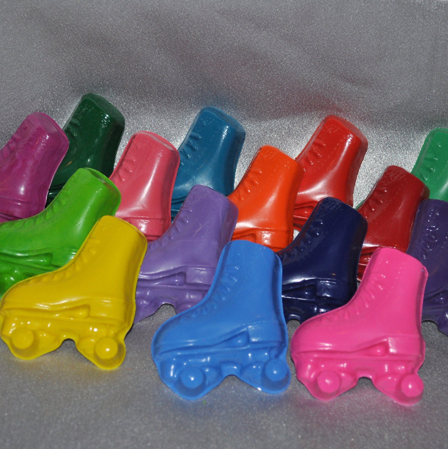 Recycled Crayons Roller Skate Shaped Total of 15 Crayons Il_170x135
