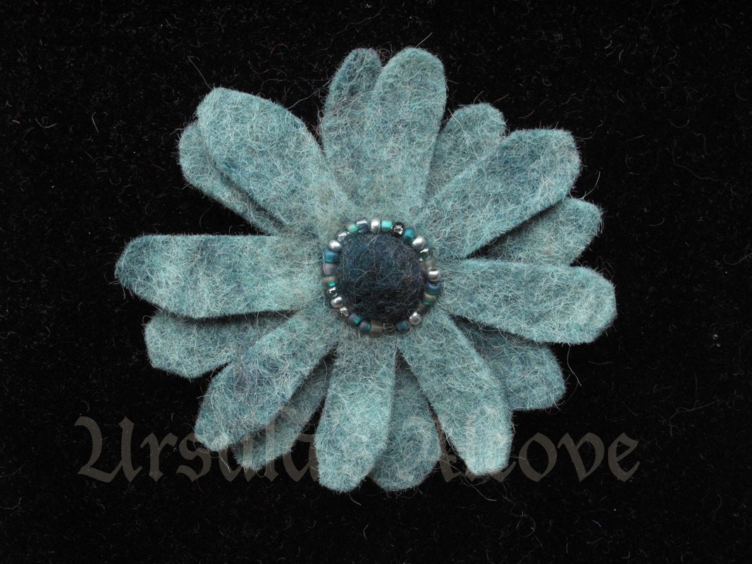 Teal Daisy Pin