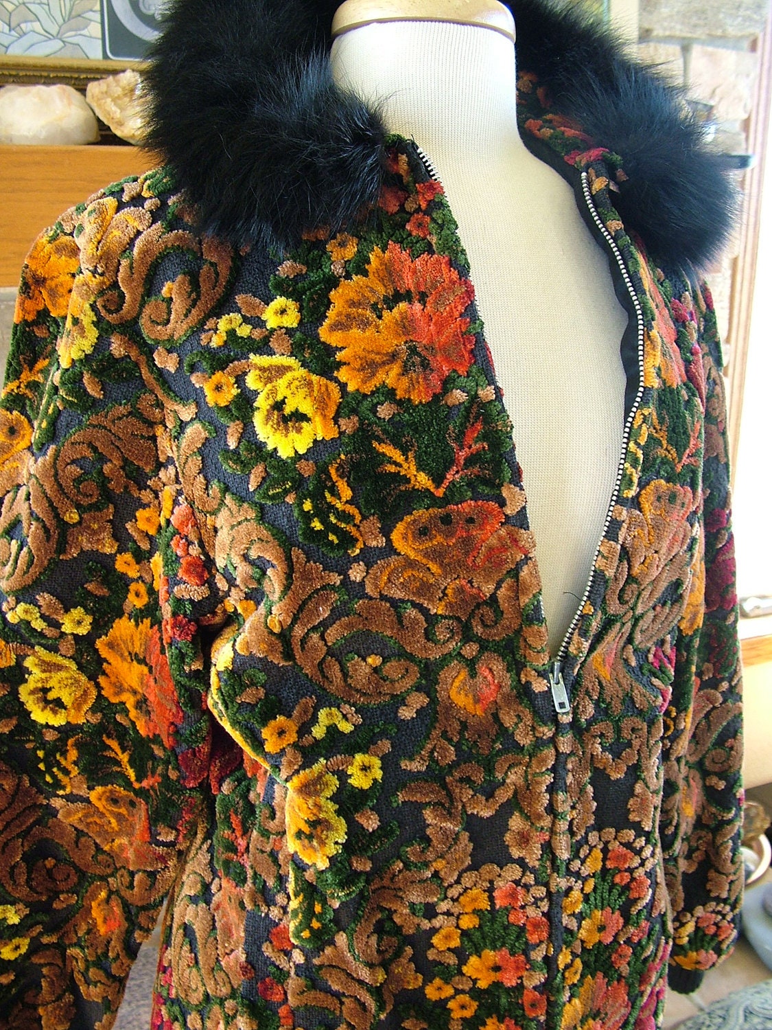 Vintage 1970s Tapestry jacket Fantastic vibrant color fur collar coat outerwear ski jacket