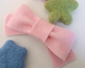NO SLIP Wool felt hair clip -pale pink bow