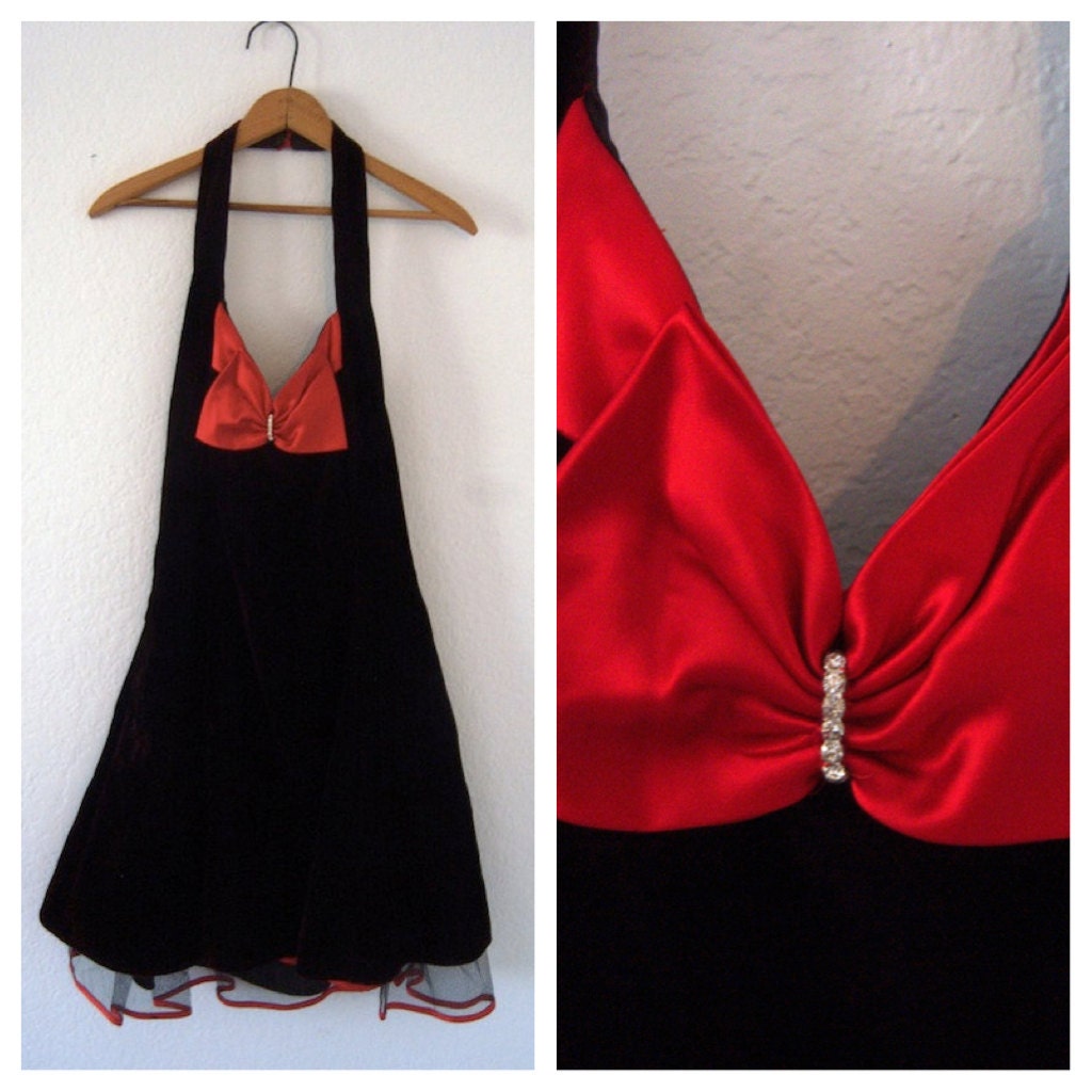 70s // HOLIDAY DRESS