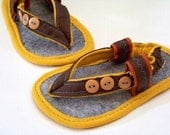Baby Sandals PDF Sewing Pattern- 3 Button Baby Thong Sandals for boys or girls Sizes Newborn-18 months