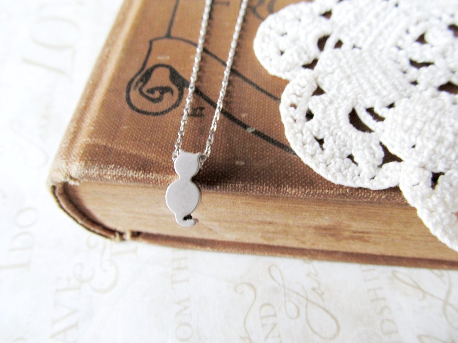 HERE KITTY kitty cat charm necklace (silver)