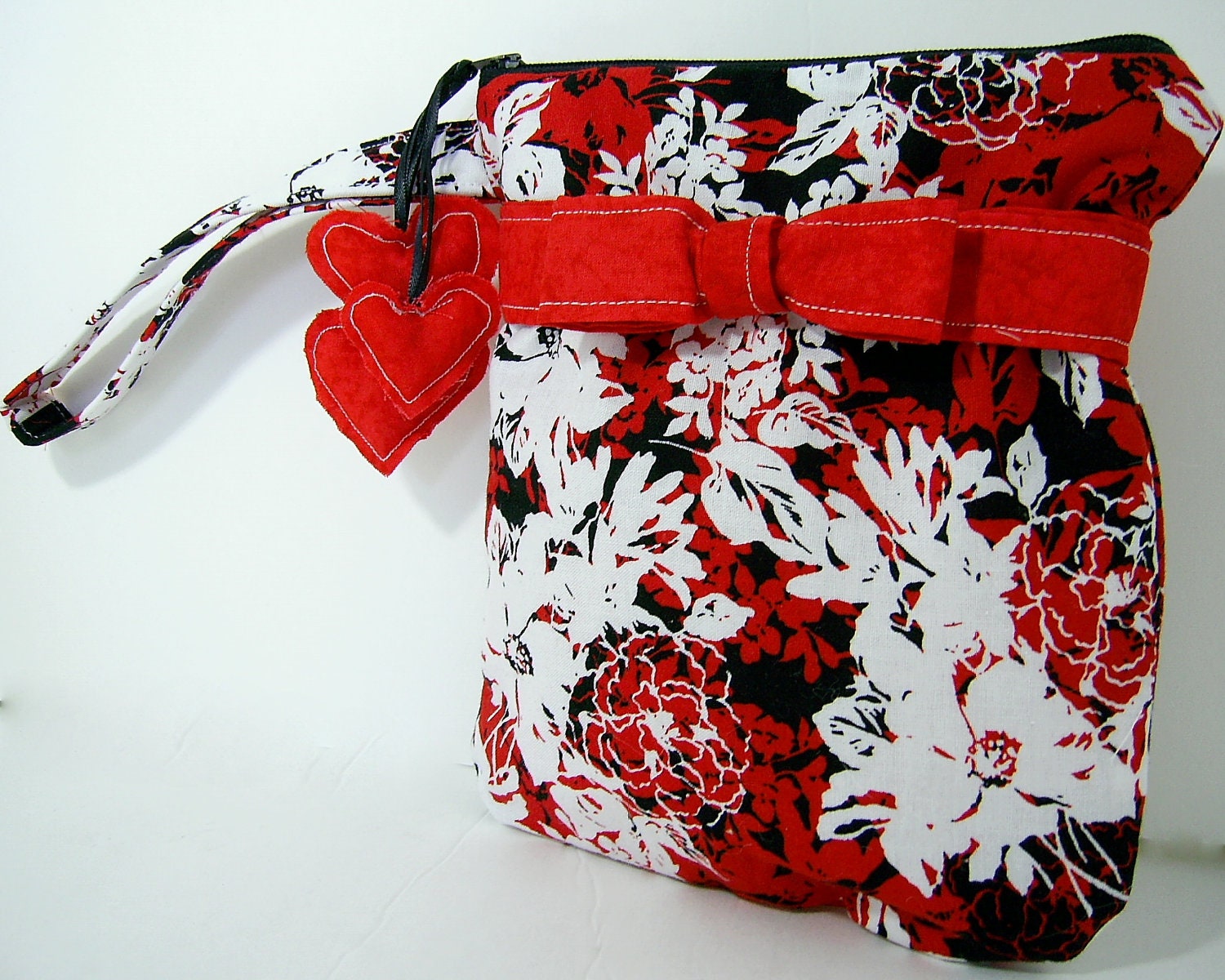Wristlet Purse Bag Pouch Floral Black and Red