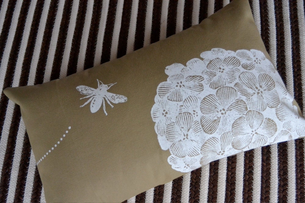 Hydrangea and Bee in Khaki