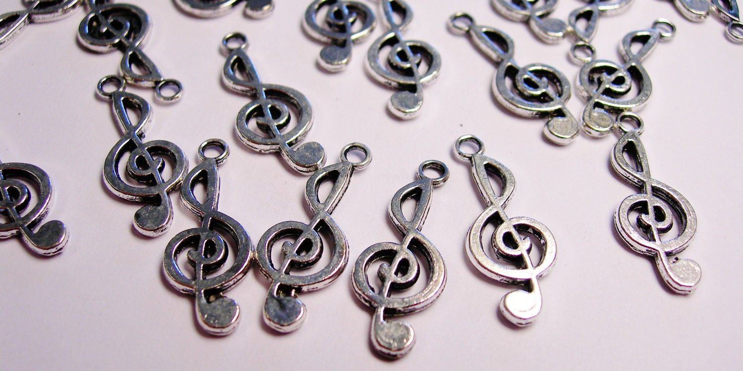 Treble Clef charms - music note - 50 pcs