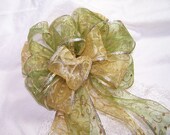 Large 9 inch Sparkle Green with Gold Bow Handmade Wreath Pew Holiday Autumn Christmas Fall Decor Gift Party Ribbon