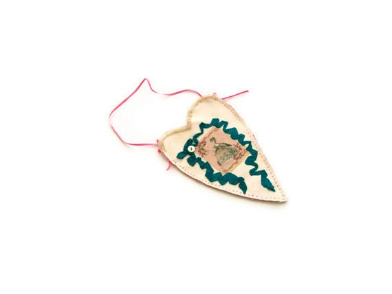 Marie Antoinette Heart Shaped Wall Pocket Paris Chic