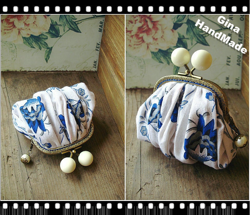 Blue White Porcelain White Candy Bead  Metal frame purse/coin purse / Coin Wallet /Pouch / Kiss lock frame bag-GinaHandMade
