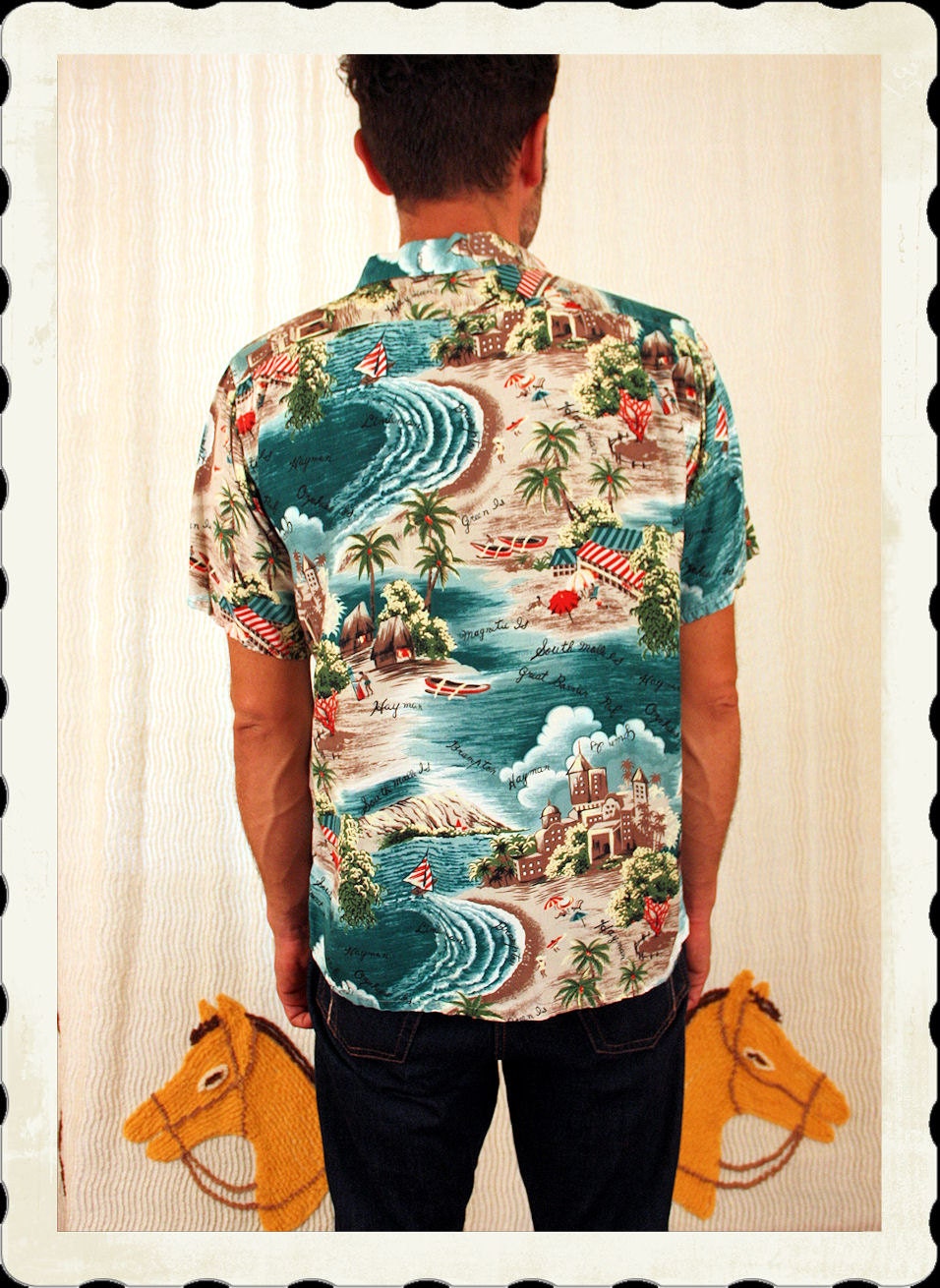 RARE 1940's Australian Great Barrier Reef & Islands Print Novelty Print Rayon Button Up Shirt by Desmond - Rich Colors - Beach Life - Size L