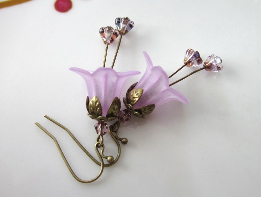 Vintage Style Lucite Flowers Earrings - Lilac Bells