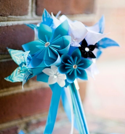 Paper Lilies Bridesmaid Bouquet- 7 inch, 11 flowers, handmade wedding, one of a kind, origami, bridal bouquet, gift
