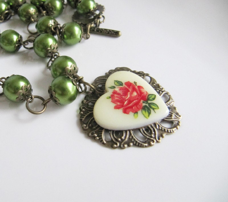 Heart necklace, jewelry, necklace, pendant, gift for her, green necklace, romantic jewelry, vintage style