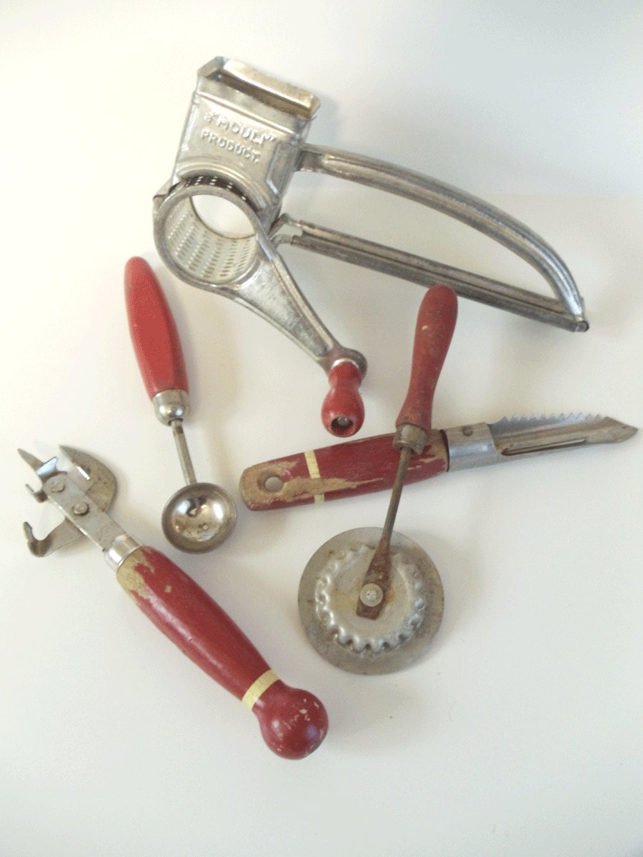 Vintage Kitchen Utensils - RED Handled - Rustic - Kitchy 40s-50s -  LOT of 5 - UrbanRenewalDesigns
