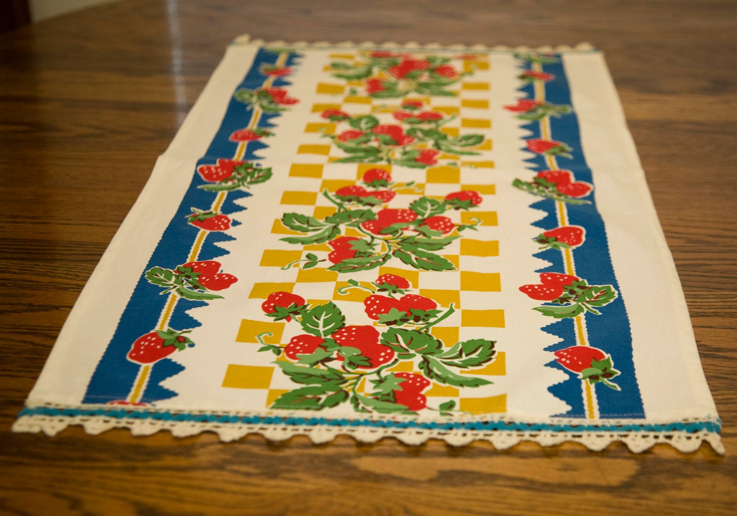 Table Runner Vintage Strawberries Print on white with Blue  Border / Retro Table Runner