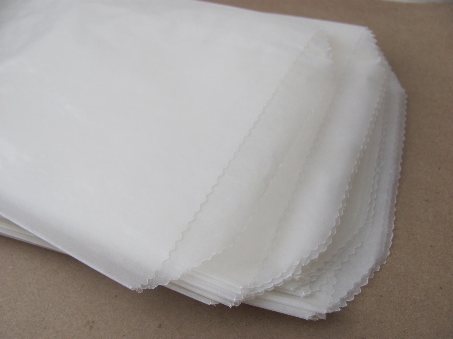 100 Glassine Bags - 4.75 x 6.75" Medium 4 3/4 x 6 3/4" Flat - 1/2 Lb Pound Favor Treat Bags - 8 oz Food Safe Translucent Packaging - size 12