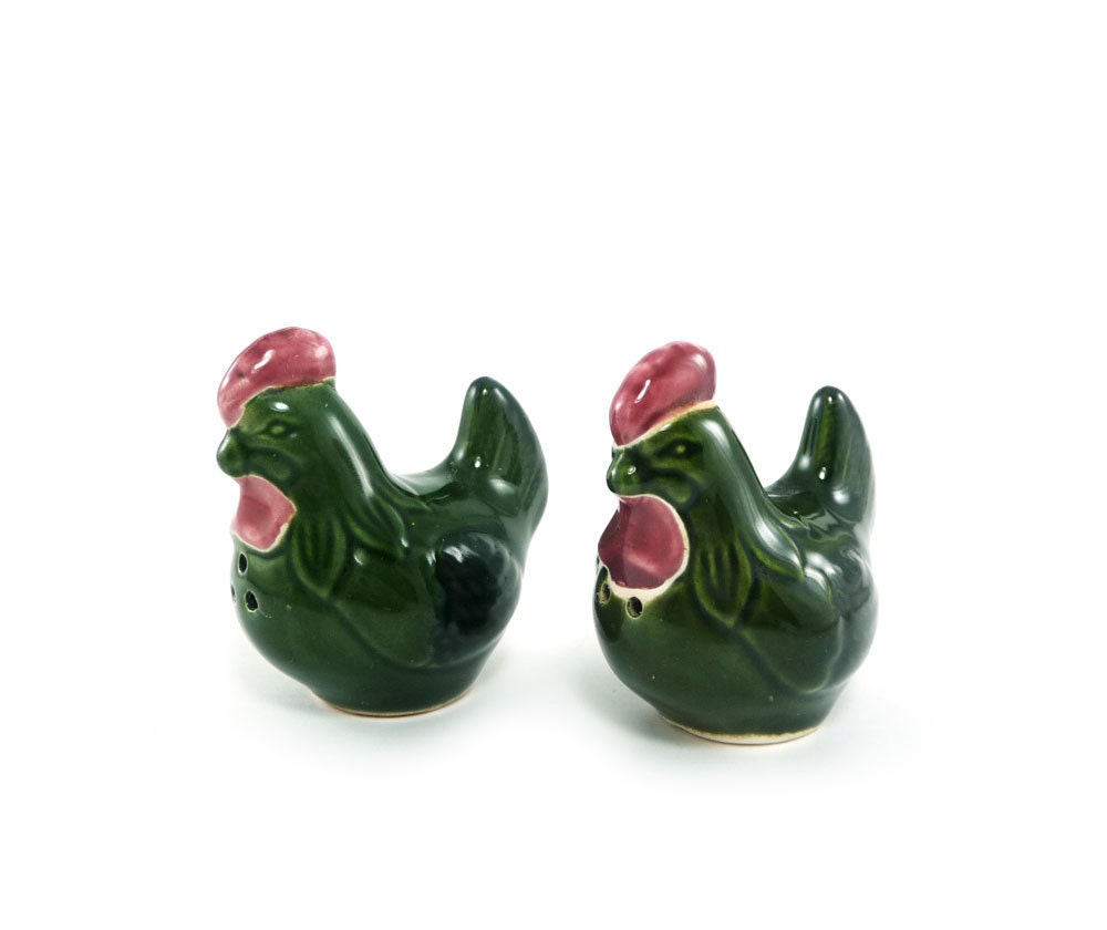 Vintage chicken salt and pepper shakers - green pink hens