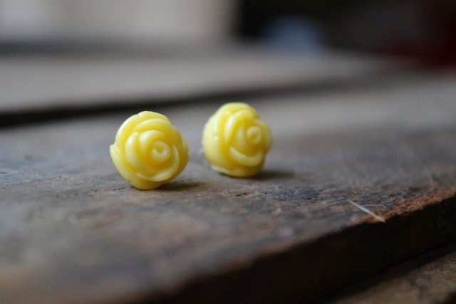 Lemon Meringue Flower Earrings
