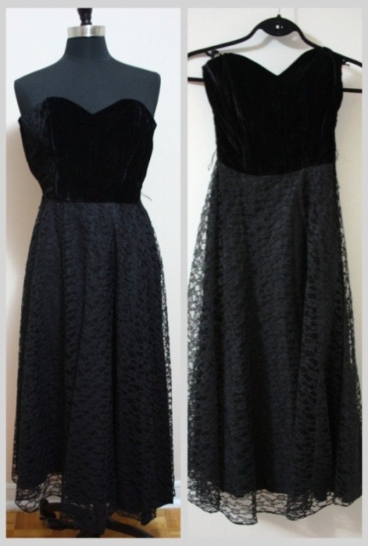 Vintage Black Sweetheart Neckline Dress with LACE Skirt and VELVET Boned Bodice. Size S 4/6 Bust 27