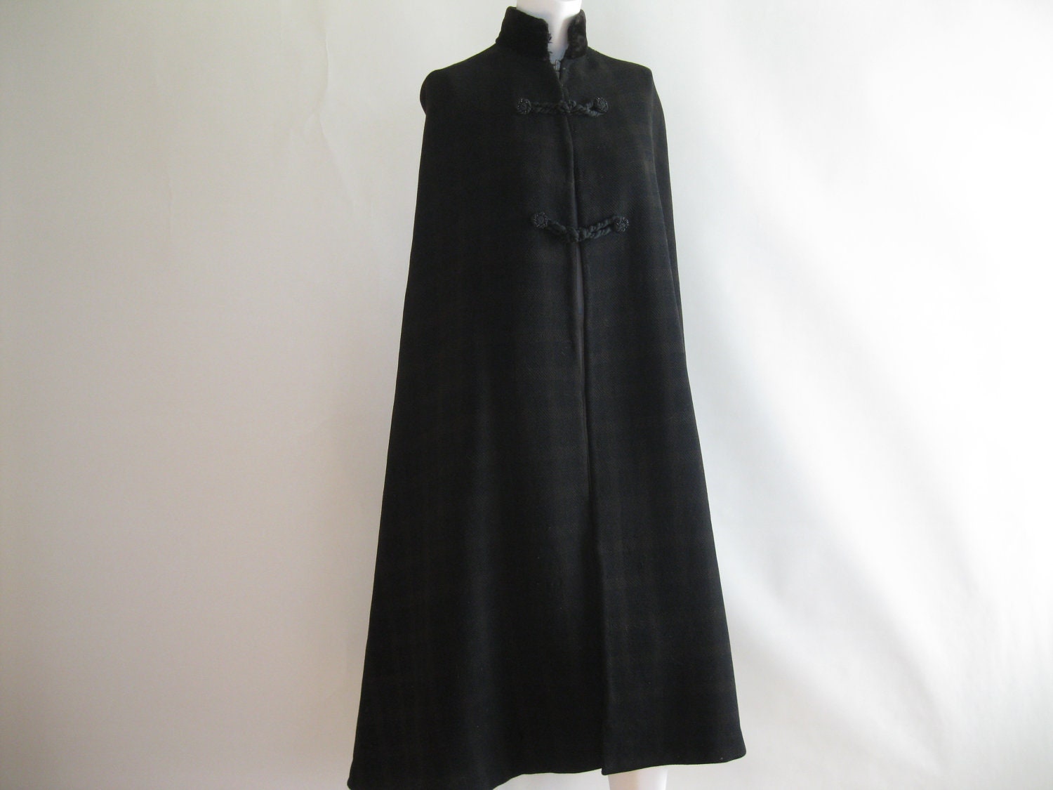 1900 Antique  Edwardian Cape // Black and Tan Plaid // Gothc //  Steampunk// Downton Abbey / S