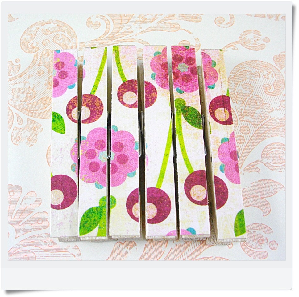 Retro Style Cherry & Flower Patterned Memo Pegs Paper Covered Decopage Magnetic Wooden Clothes Pins Pegs - Set of 6