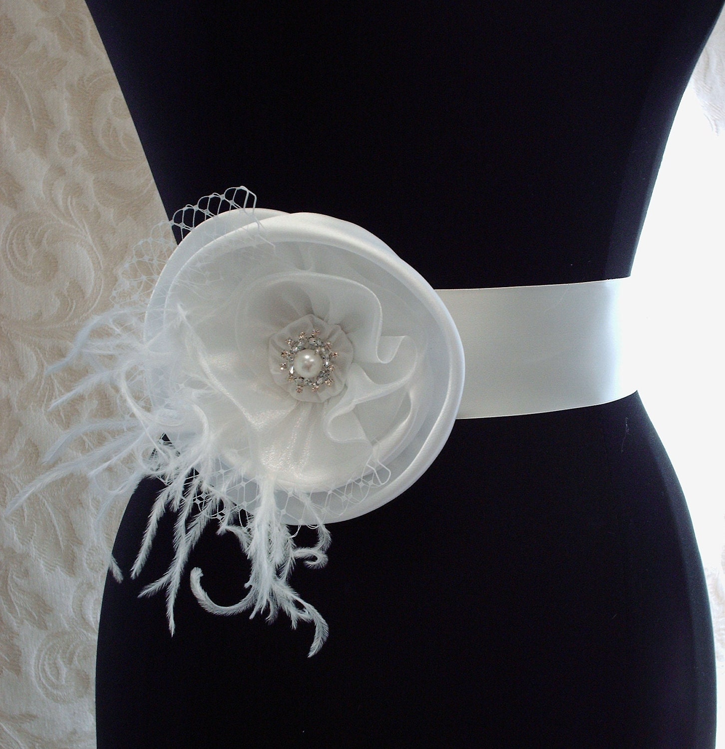 White Bridal Sash, Couture Bridal Sash, Wedding Belt Sash, Bridal Wedding Sash, Floral Bridal Sash, Bridal Acccessories, Bow Bridal Sash
