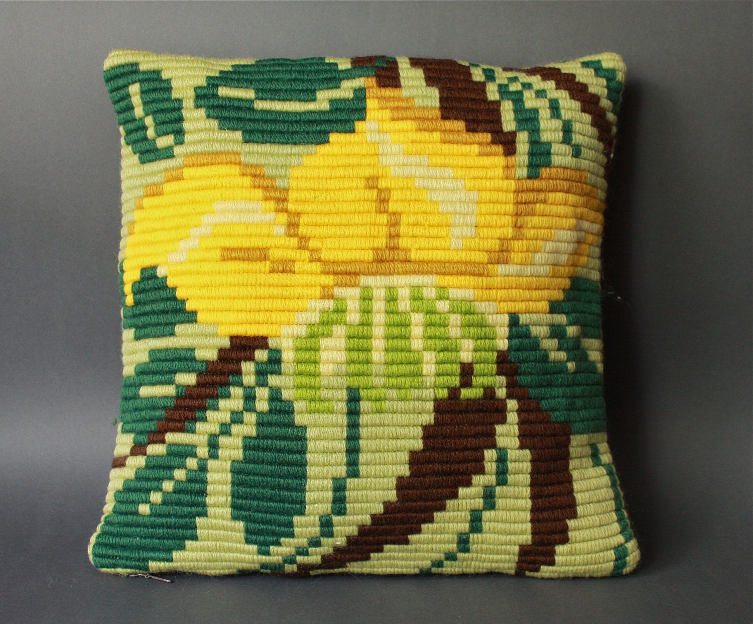 Vintage Bargello Pillow Cover Yellow Nr. 1