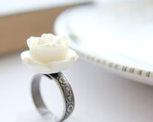 Rose Ring,  Cream Flower Ring, Ivory Floral, Victorian, Romantic, Bridal, Bridesmaids Accessories, Resin Rose, Adjustable, Antique Silver