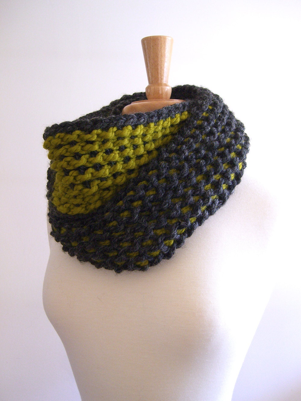 chunky infinity twist loop scarf / cowl - charcoal and lemongrass