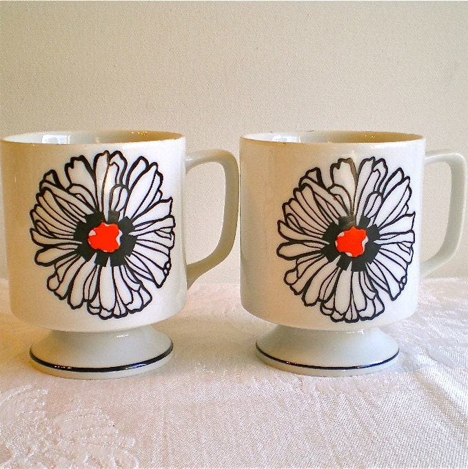 Flower Cups, Flower Power, Mod, Graphic, Vintage cups, 1970's, Black, Red, Retro, Cups, Camping, Ceramic Cups, Set of 2