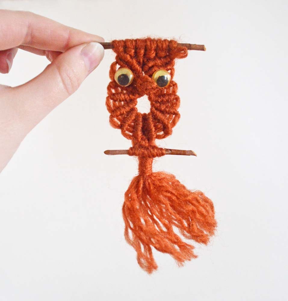 Two Vintage Magnets Owl Bird Seagull Ocean Nautical Seashell Harbor Orange Brown Macrame Kitsch