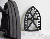 Sad Iron Trivet Cast Iron Iron Rest H. R. Ives & Co. Montreal Industrial Farmhouse Decor Laundry Room Decor
