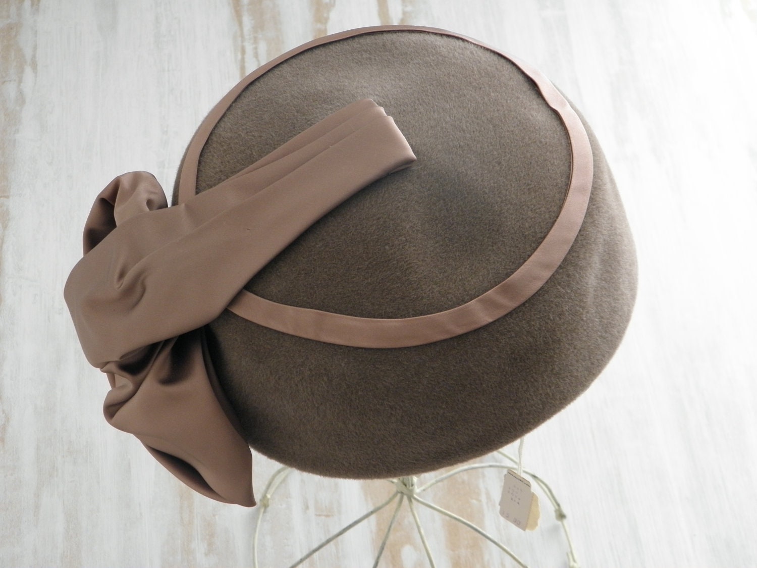 Pillbox Hat Awesome Satin Ribbon Wedding Headpiece Vintage