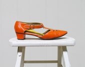 Vintage 1960s Ladies Shoes / Orange Leather Mod T Straps Sz 7