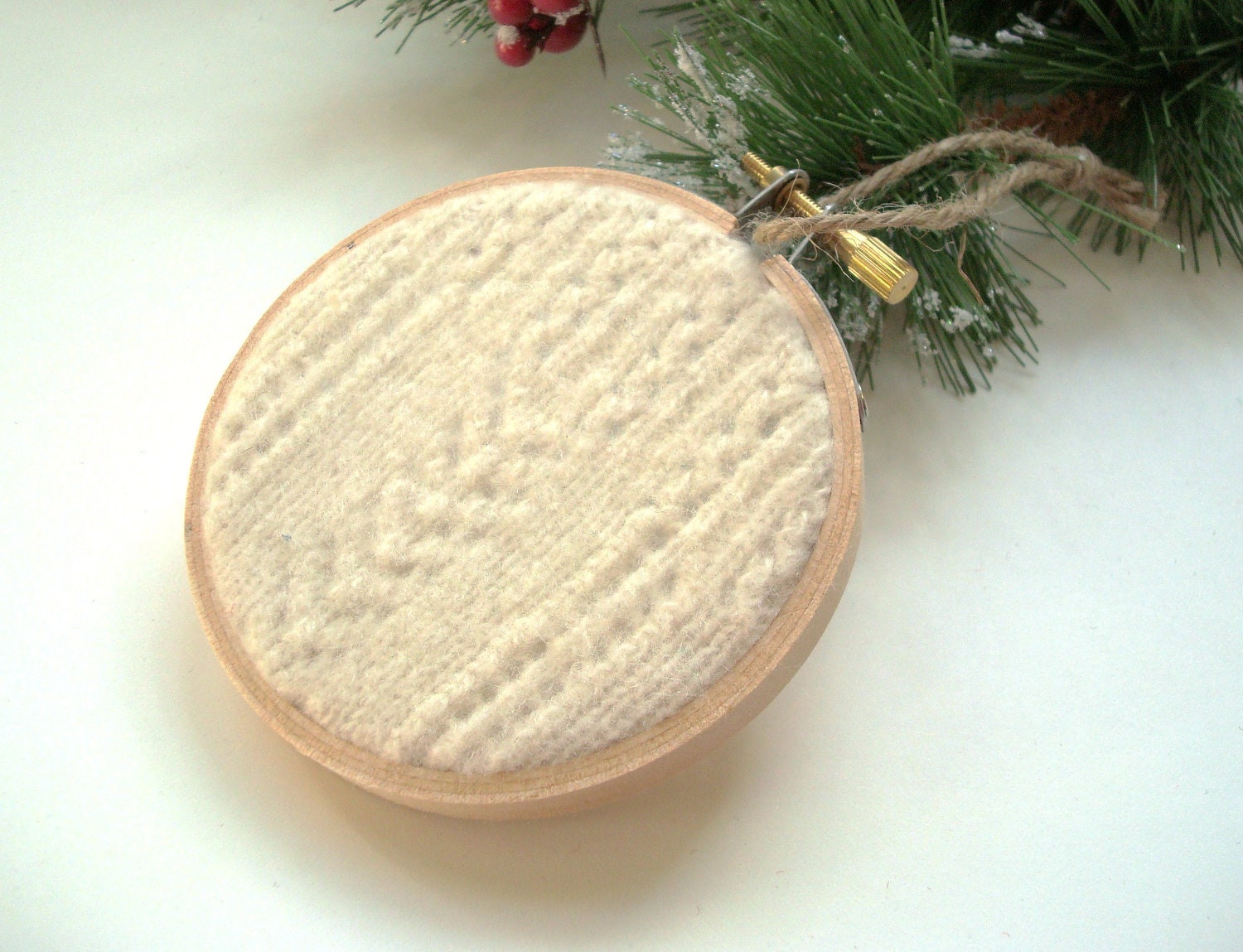 Hoop Christmas Ornaments / WHITE CHRISTMAS / White Felted Sweater Wool Set of 3