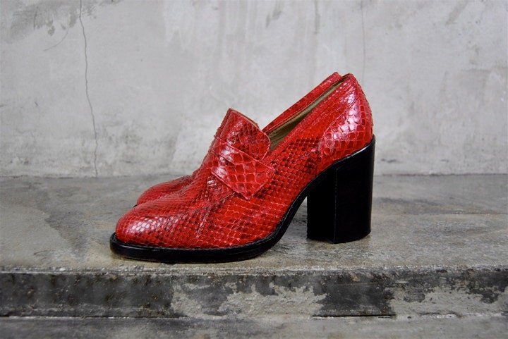 vintage shoes, 1990's ReD SNAKE Skin chunky stacked high heeled penny loafers, size 7.5, 38