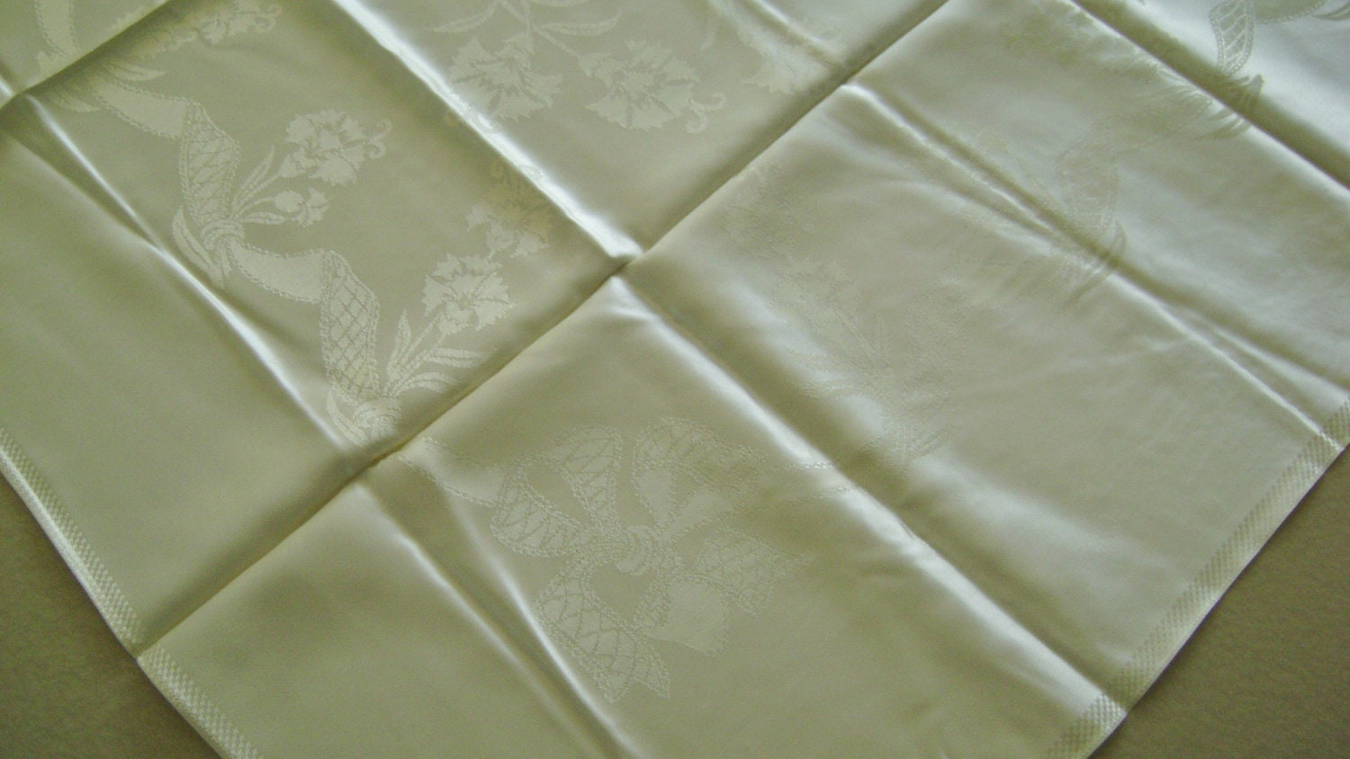 Vintage Tablecloth Rayon Damask Blend Ivory/Ivory  Bows Floral  38x40" square
