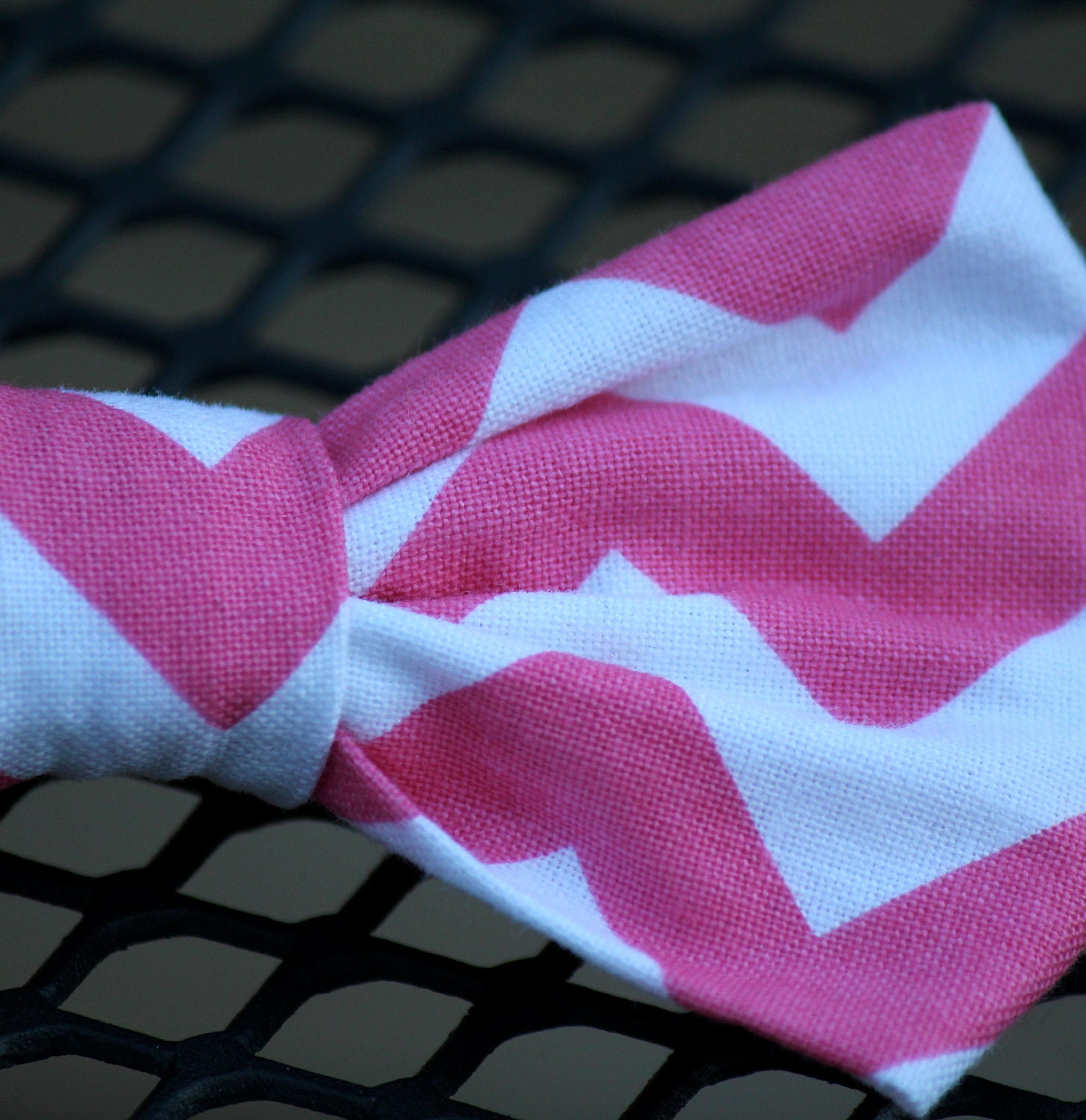 Boys bow tie in pink and white Chevron - Clip on