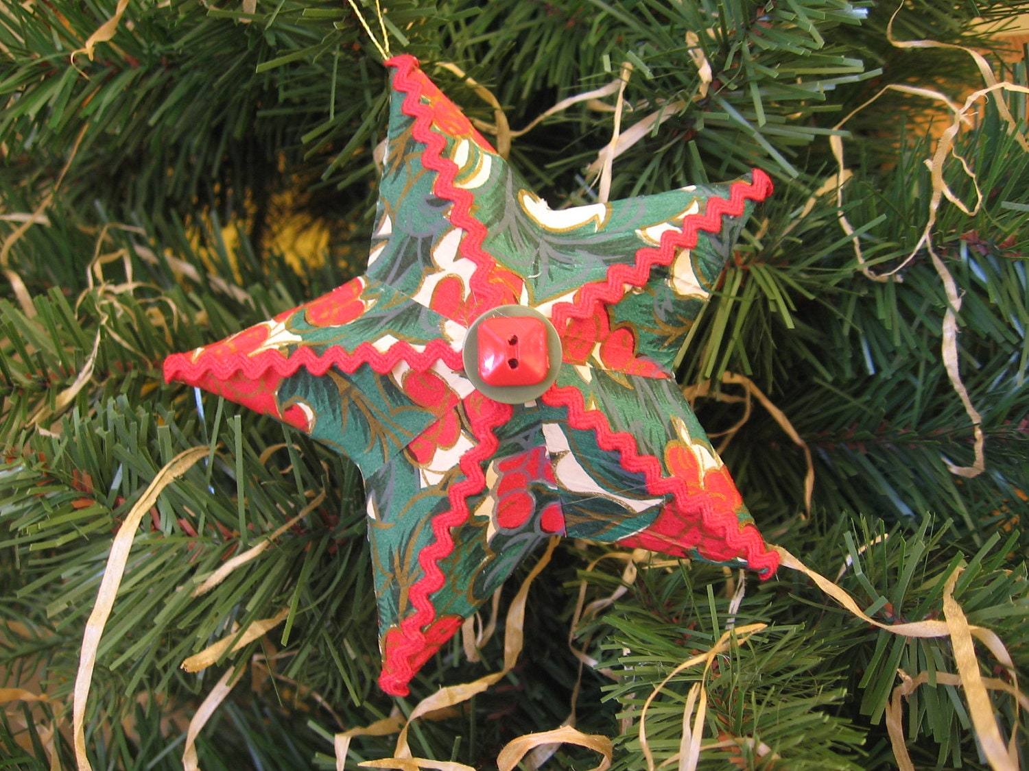 Red Green Star Christmas Ornament Embellished Paper Mache Star Paper Buttons Ric Rac - SnowNoseCrafts