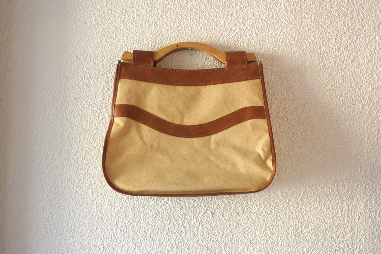 1970s Canvas and wood large handbag