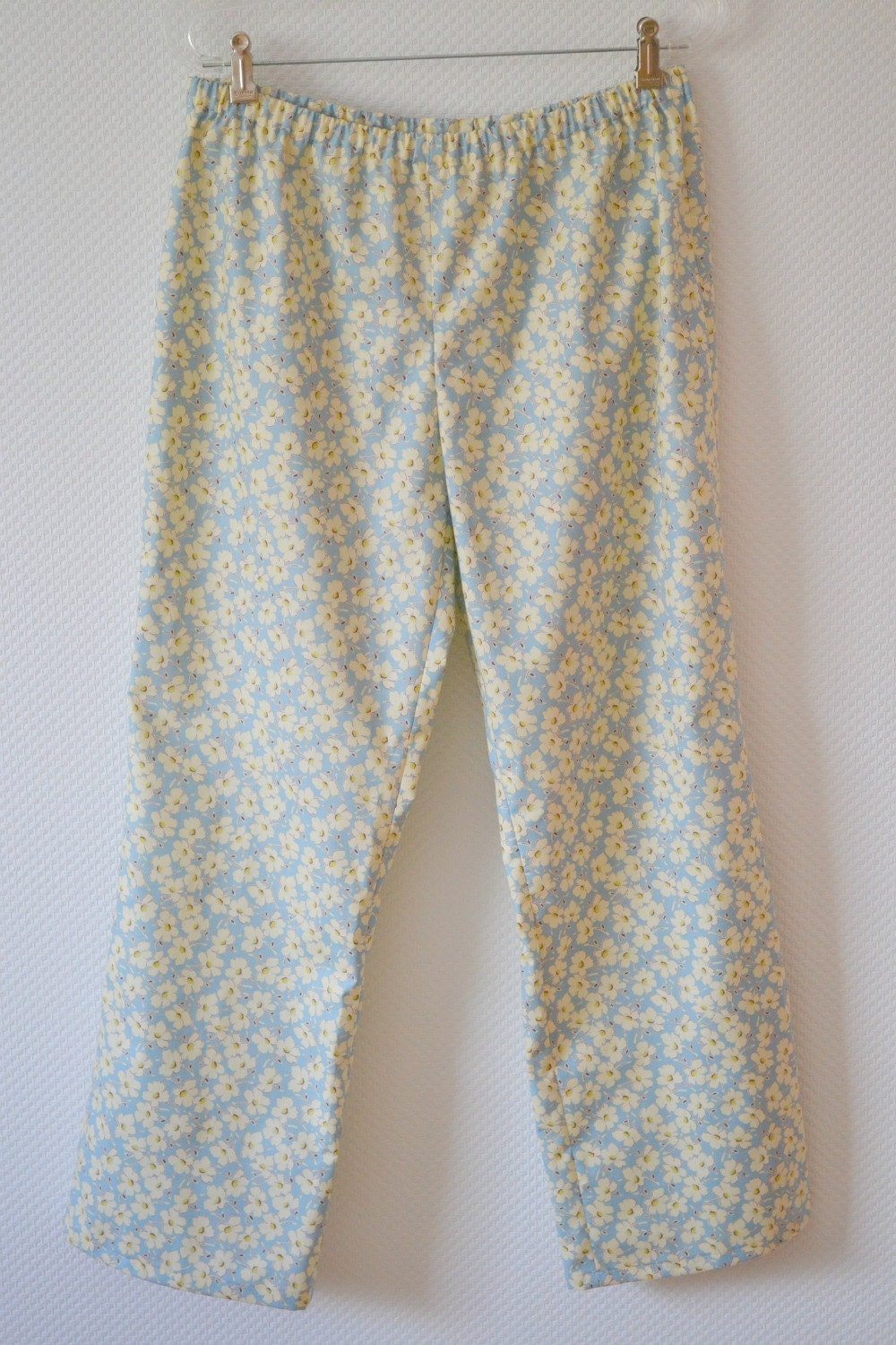 Women's Pajama Pants. Size Large. Scattered Flowers. Premium Cotton Amy Butler Print. Pale Blue. Cream